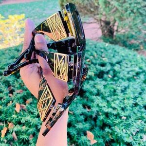 Wild oversized sunglasses